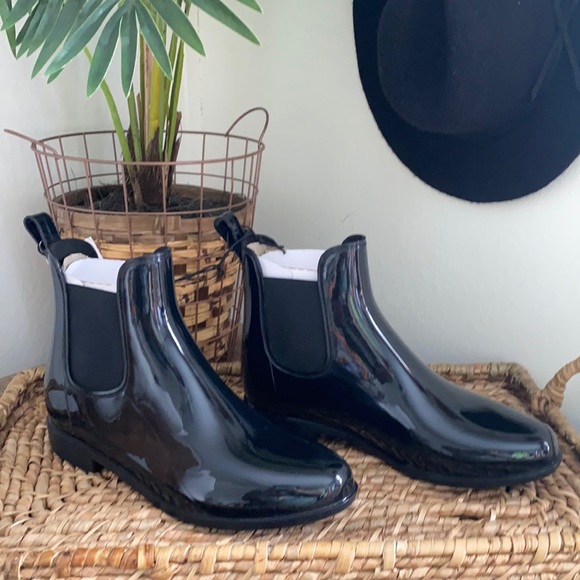 a new day Shoes - A New Day 10 Glossy Black Rain boots Shiny Chelsea